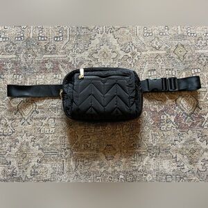 House Of Harlow 1960 Black Quilted Belt Bag Pouch with Warm Fuzzy Hand Muff